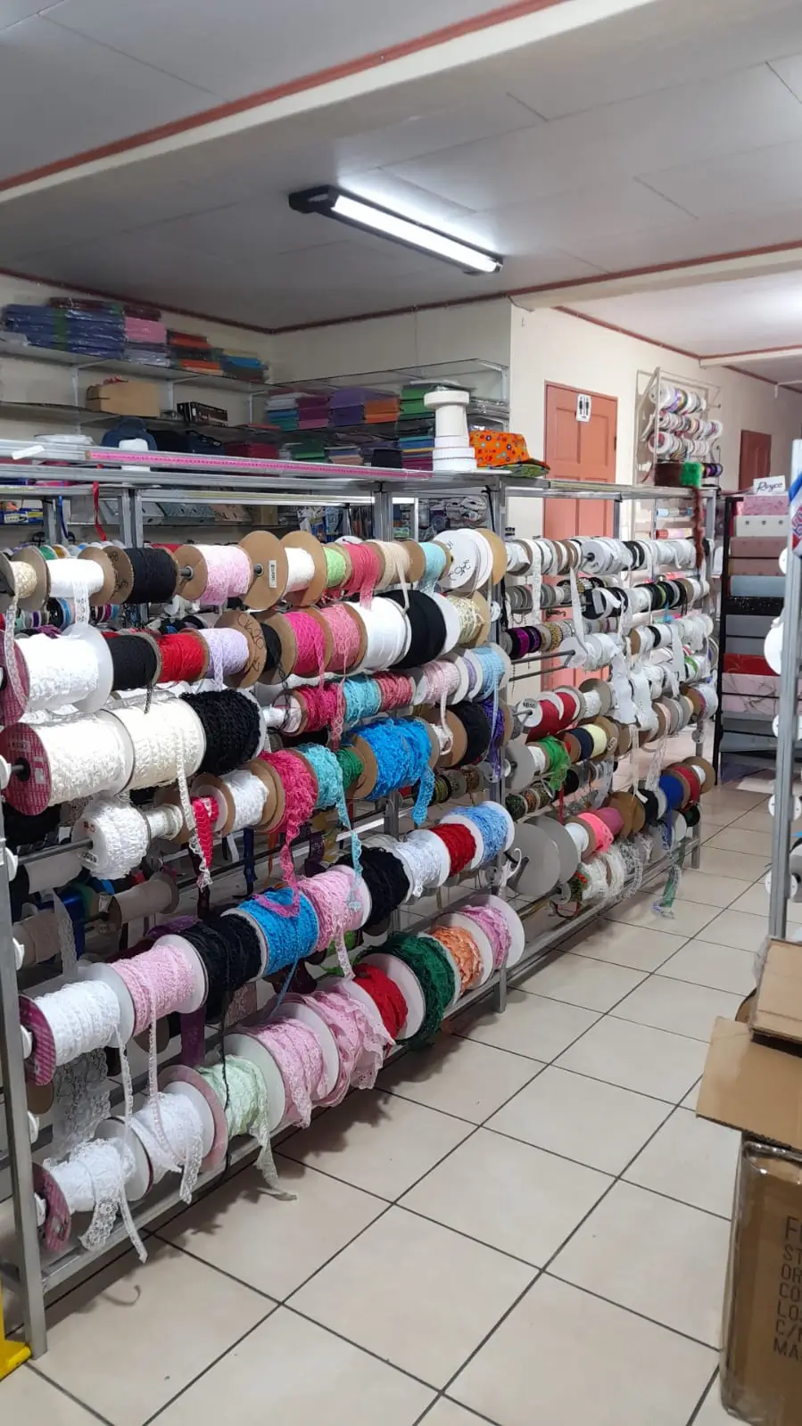 Telas variadas en Novedades Cassan